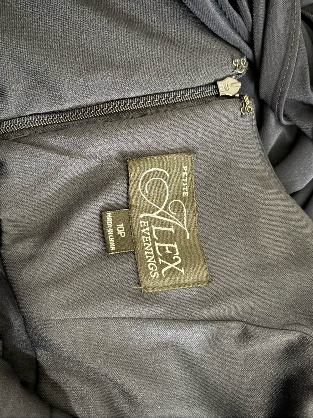 Label Inside Garment - Picture 2 of 3